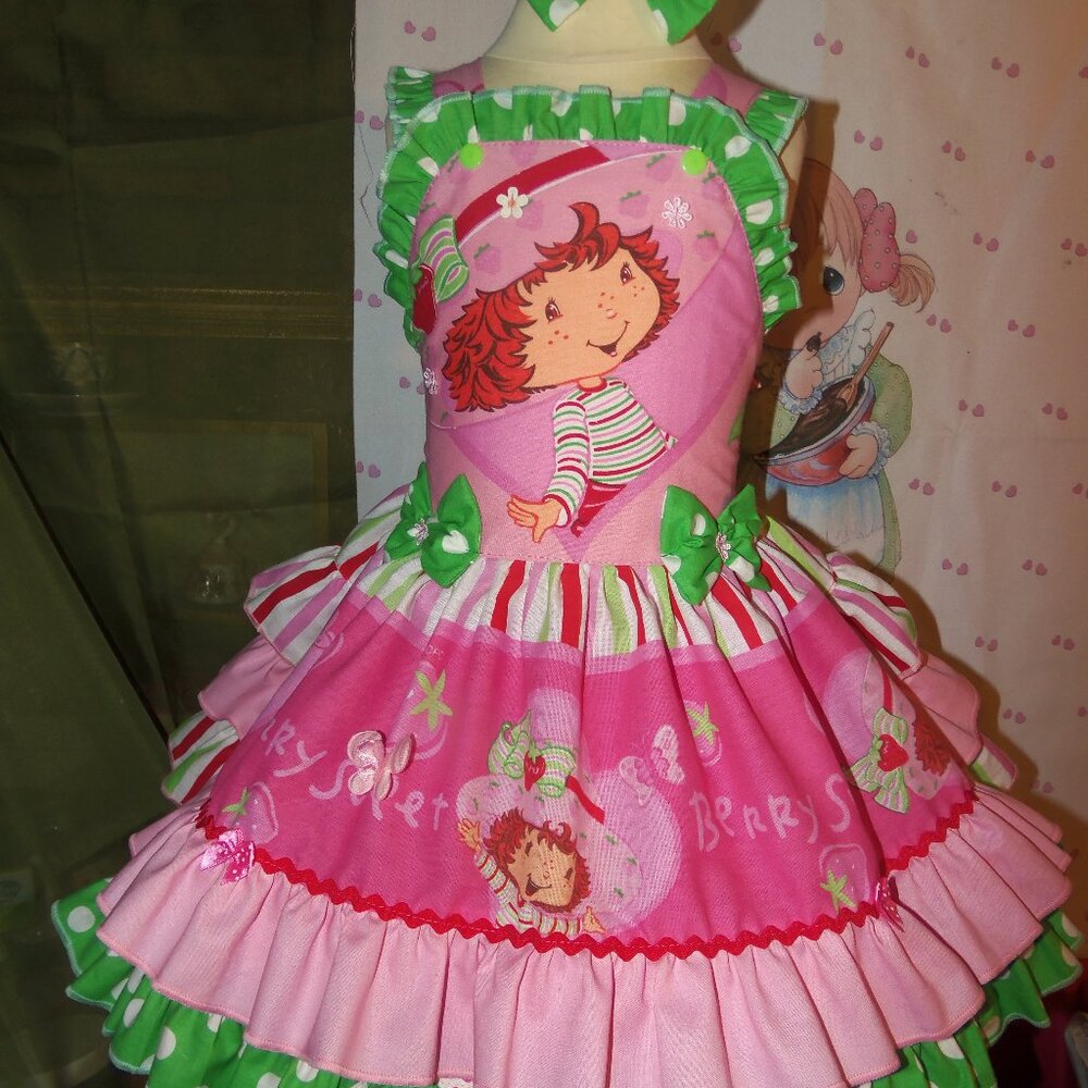 Strawberry Shortcake Baby Girl Vintage fabric Dress and Bow Size 3t